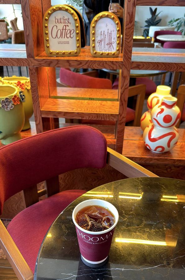 MOOMA coffee cup on marble table